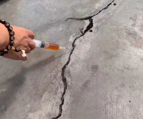 平果混凝土裂缝修补技术详解​